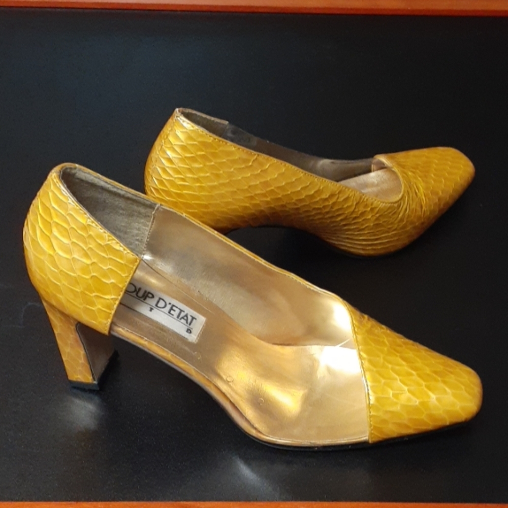 COUP D’ETAT  PUMPS